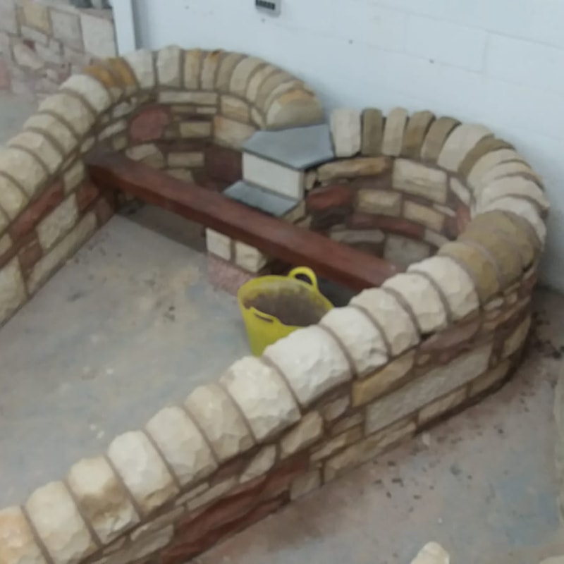 Stone Carved Ae fond kiss seat