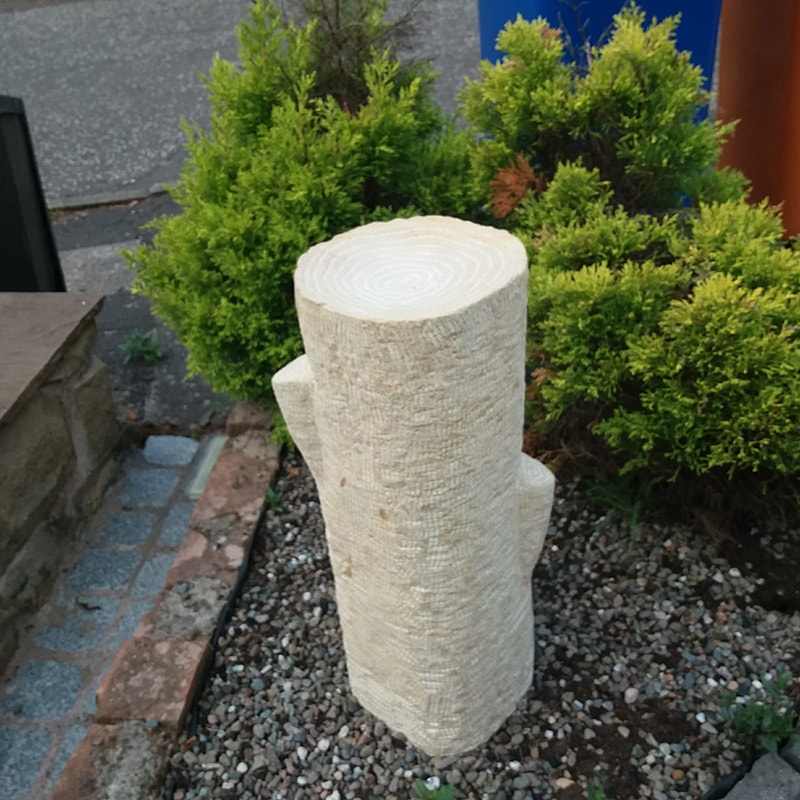 Stone Carved Tree Stump Bird Bath/Feeder